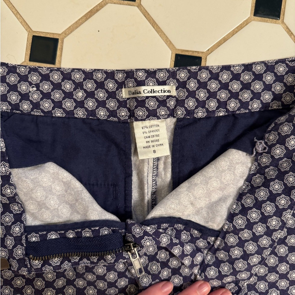 Stylish Navy and White Patterned Skirt - Picture 3 of 3